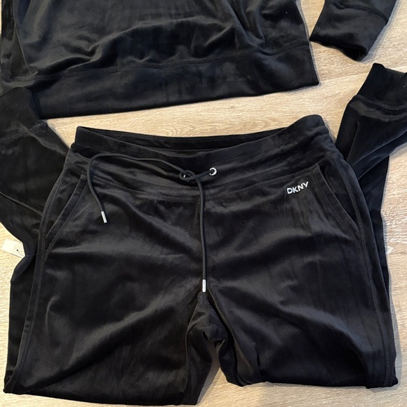 DKNY Black Velour Set - Picture 4 of 8